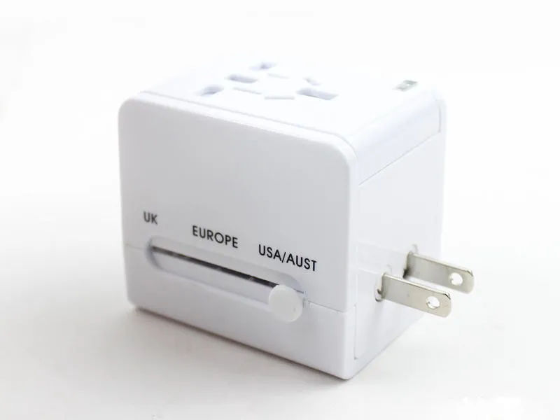 UNIVIAJEPD — ALL IN ONE: Includes the four most common global plug configurations and two ports.