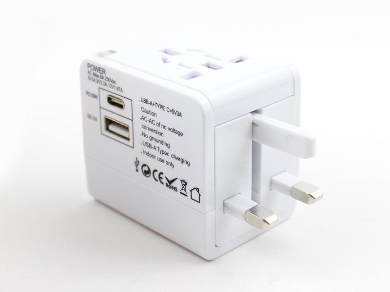 UNIVIAJEPD — ALL IN ONE: Includes the four most common global plug configurations and two ports.